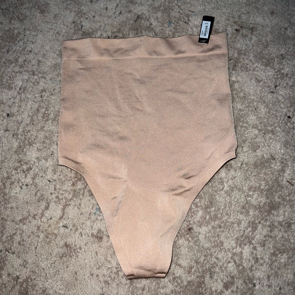 Skims high waisted thong - size md- color clay - skims shapewear - sculpting